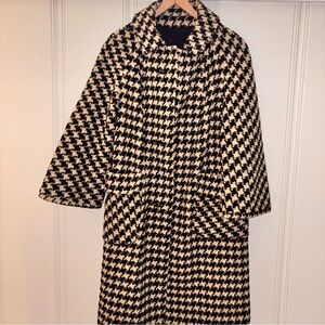 Vintage USA union made black tan, large herringbone, heavy winter coat old money